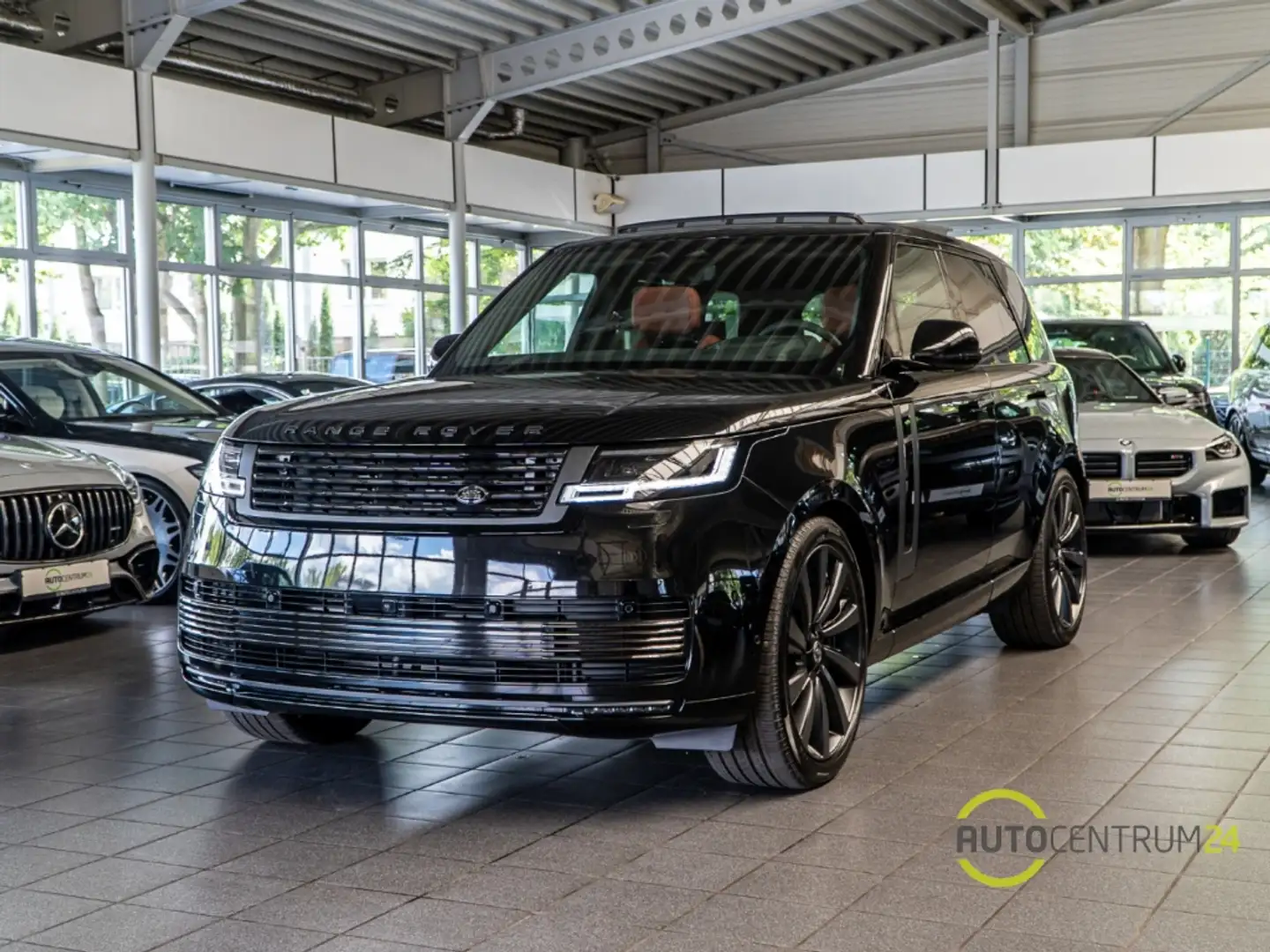 Land Rover Range Rover SV P615 Massage Entertainment Pano Zwart - 2