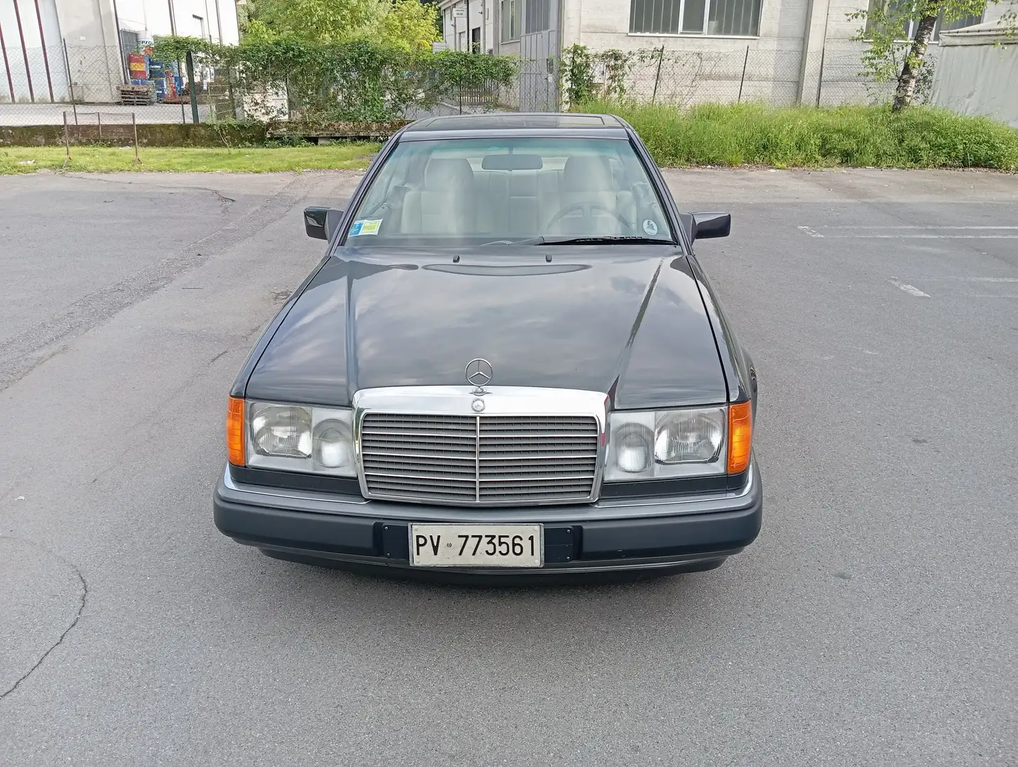 Mercedes-Benz CE 200 8v Czarny - 1