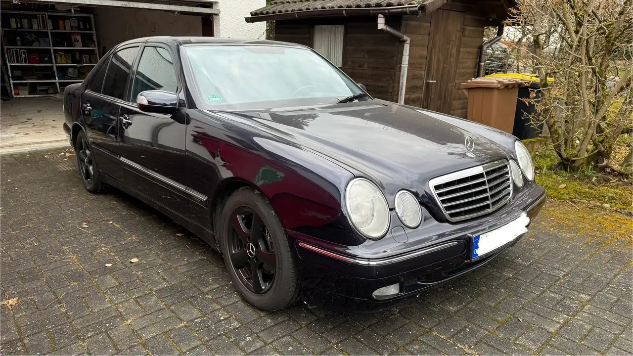 Mercedes-Benz E 240