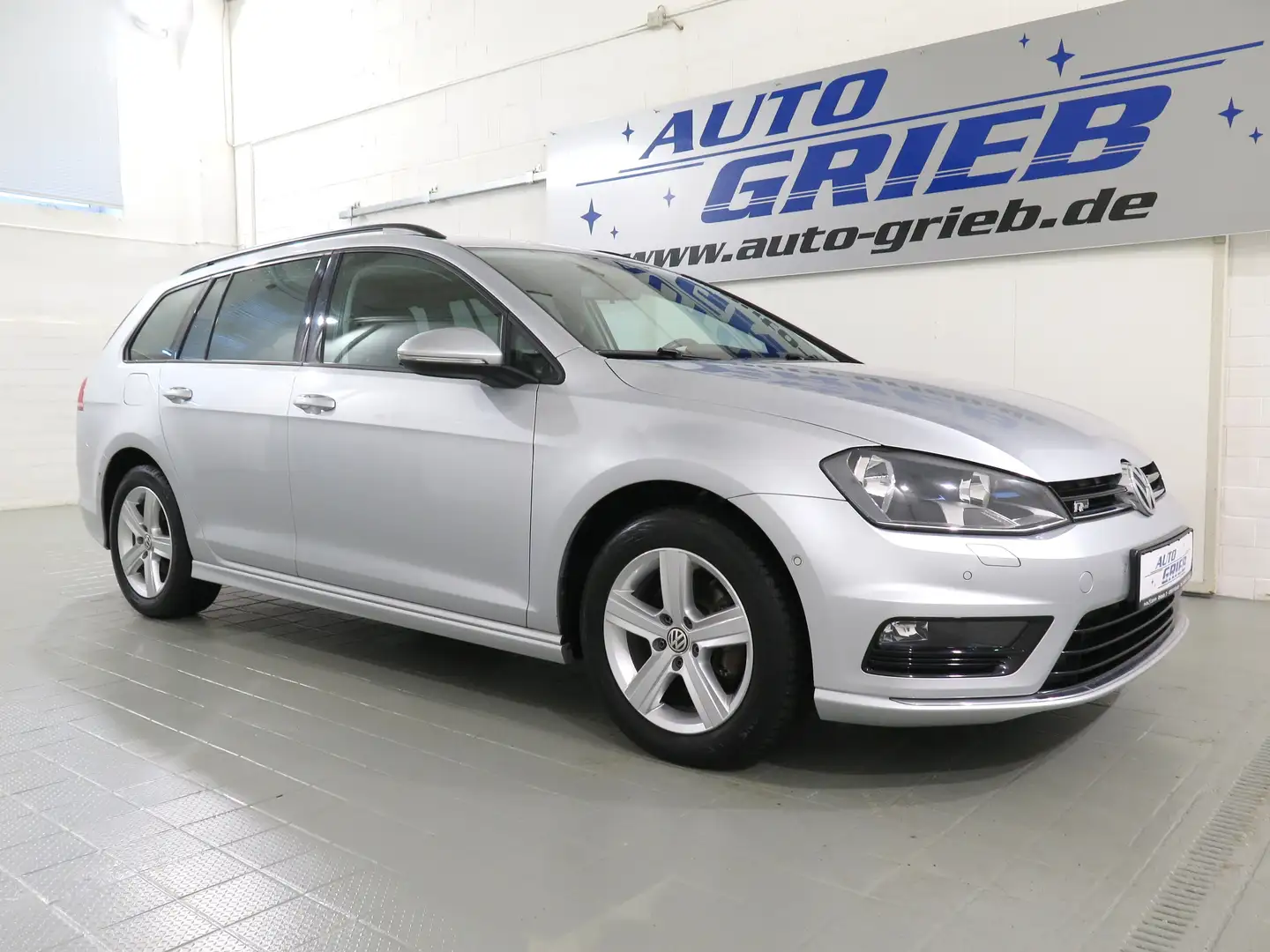 Volkswagen Golf Variant Comfortline BMT, R line, AHK, Navi, App Grau - 1