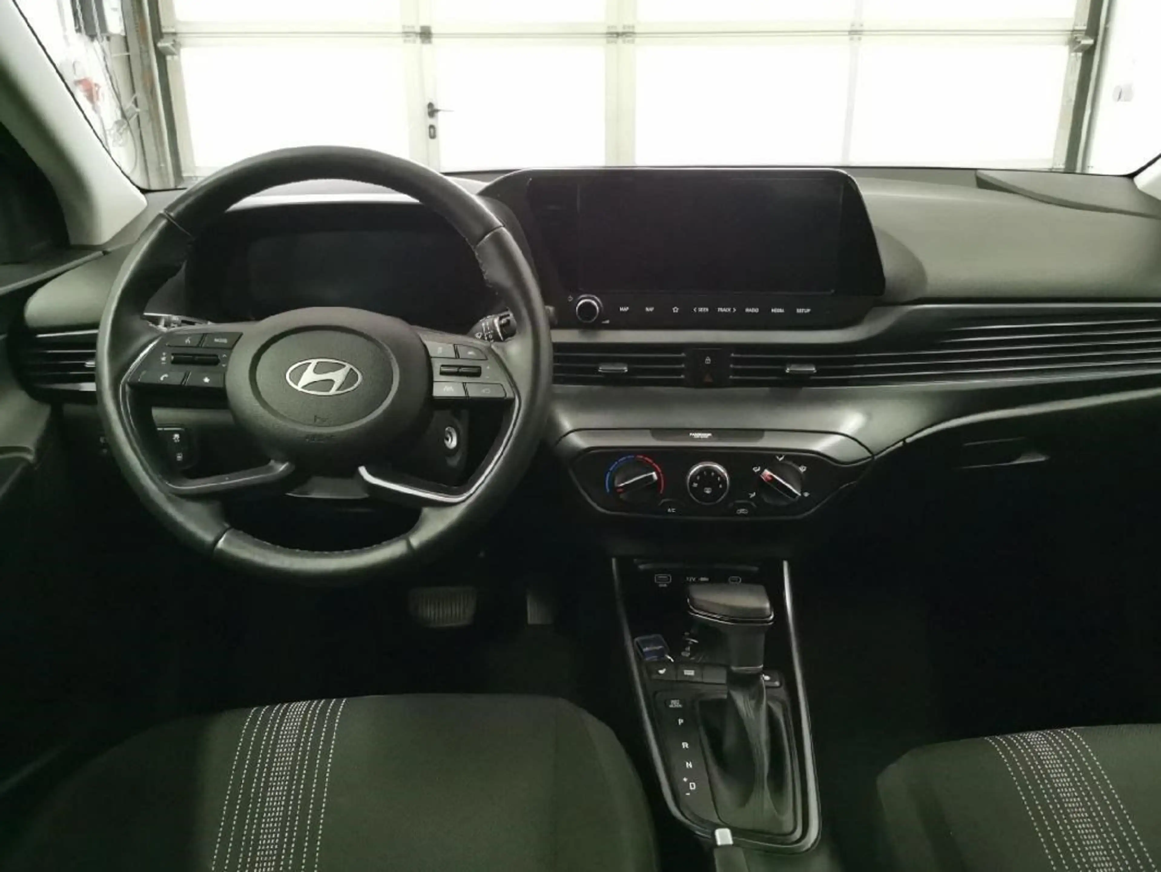 Hyundai i20 AT Comf *Sitzhzg*Lenkrhzg*Navi*Winterreifen* — photo 9