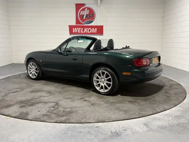 Mazda MX-5 view 4