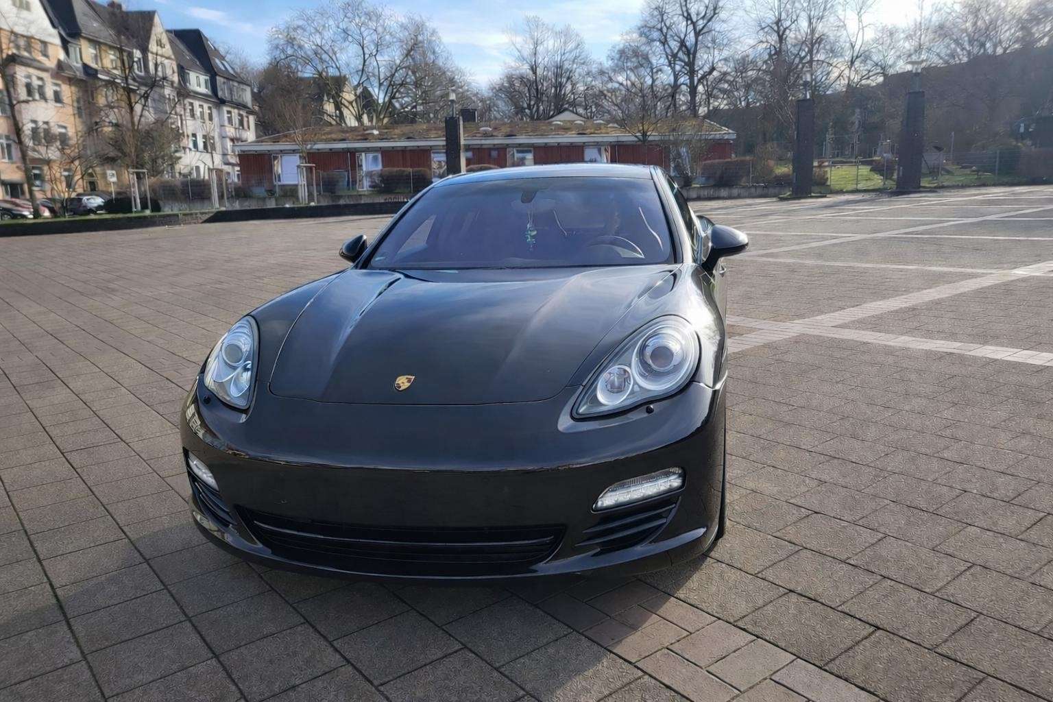 Second hand Porsche Panamera 
