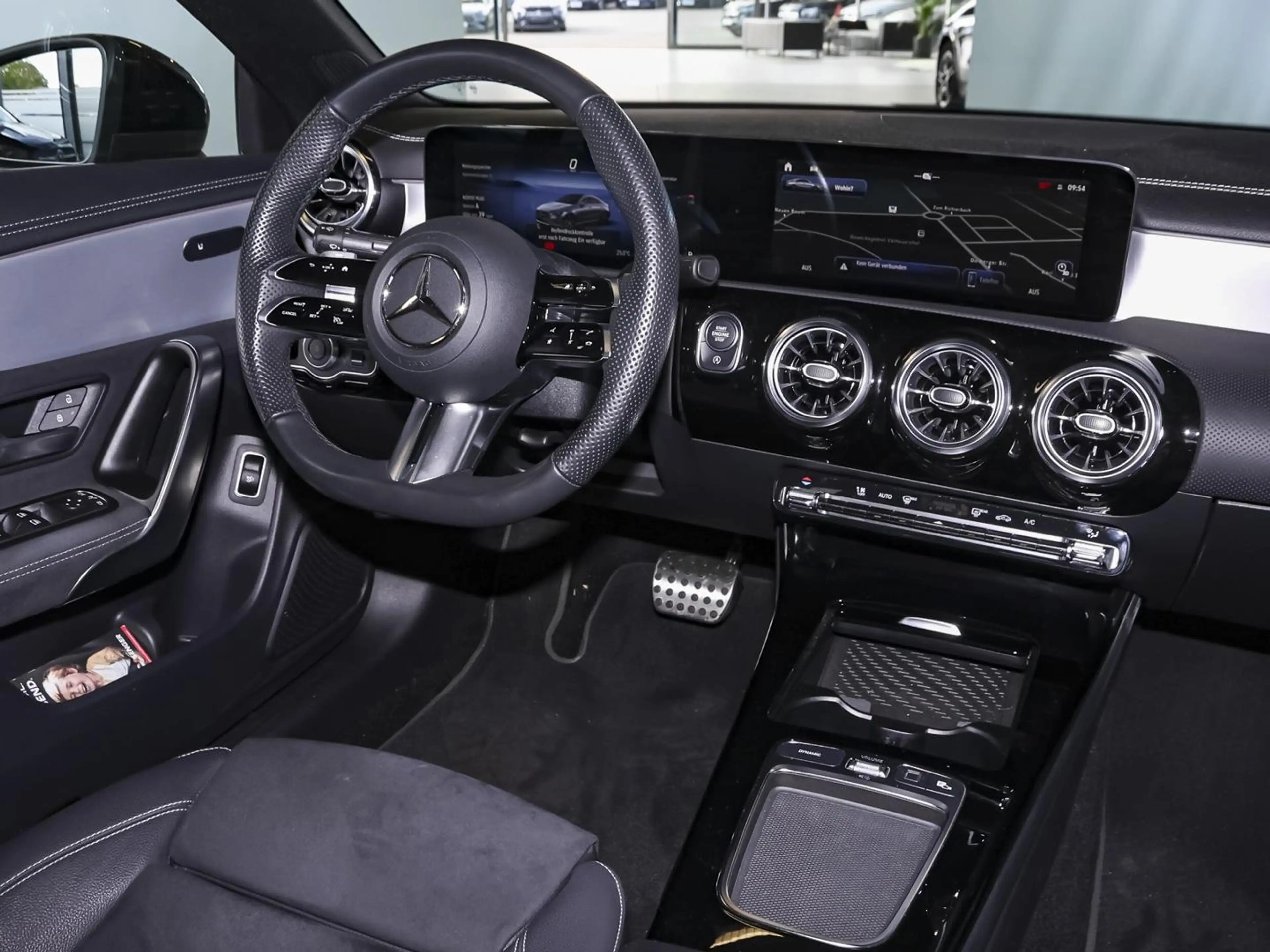 Mercedes-Benz CLA 200 AMG Edition Night Rückfahrkamera Ambient — photo 7