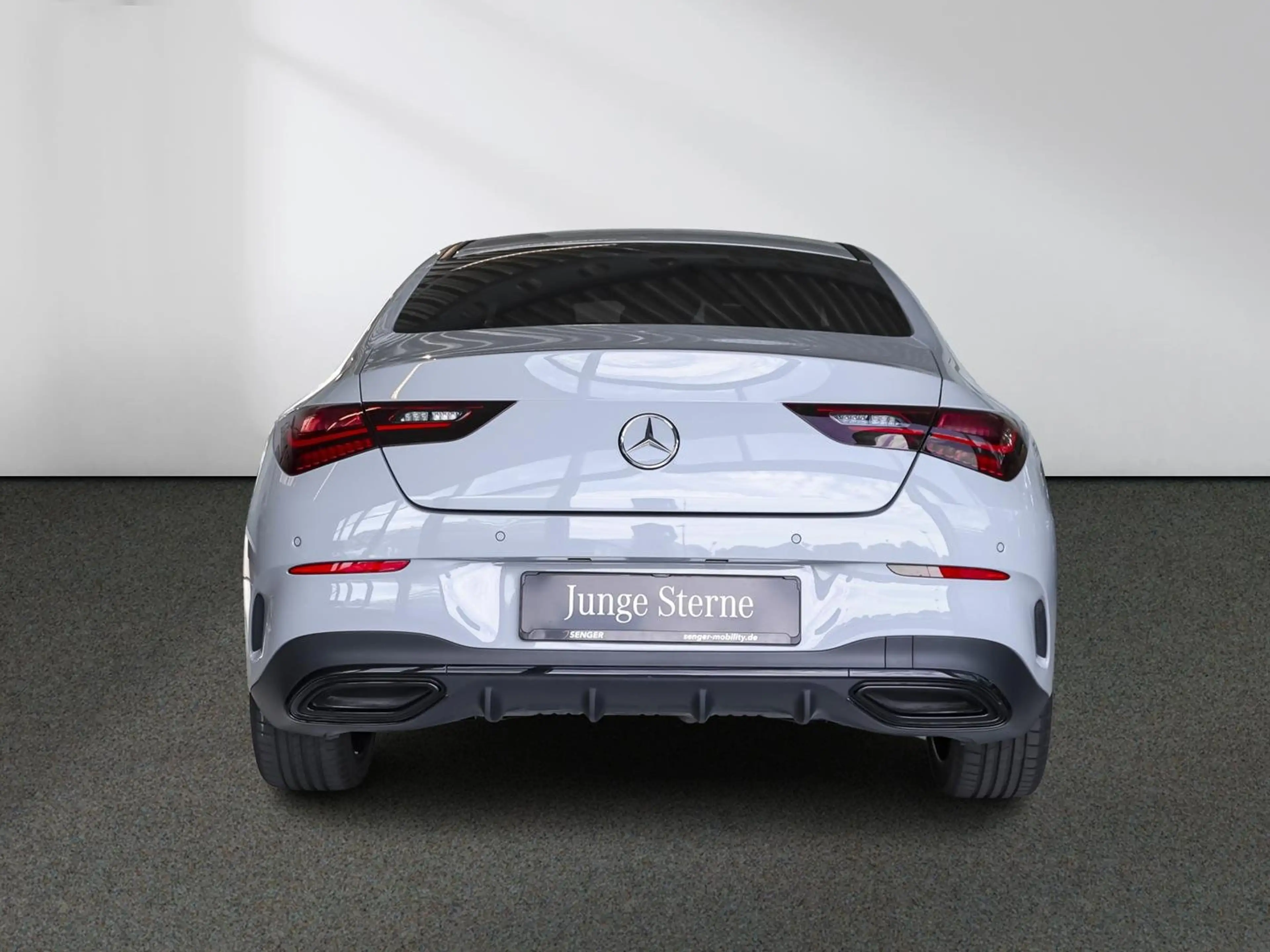 Mercedes-Benz CLA 200 AMG Edition Night Rückfahrkamera Ambient — photo 5