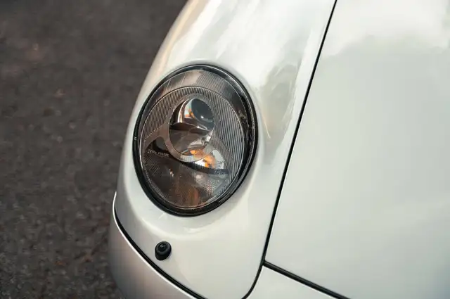 Porsche 911 view 17