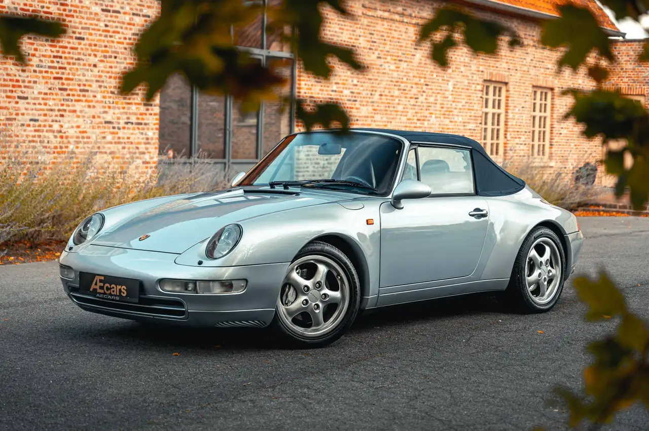 Porsche 993 911 CARRERA 4 CABRIOLET / FIRST PAINT / FULL SERVICE / TOP CONDITION / 3 OWNERS, foto 3