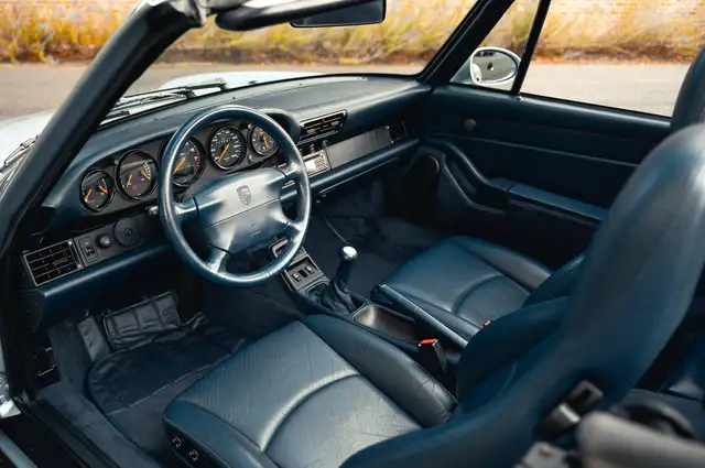 Porsche 911 view 14