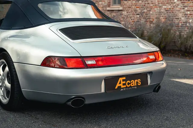 Porsche 911 view 22