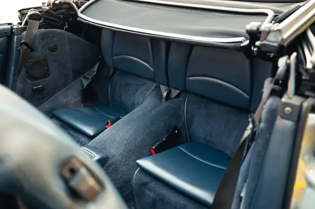Porsche 911 view 5