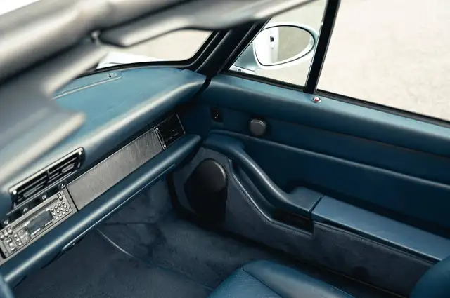 Porsche 911 view 13