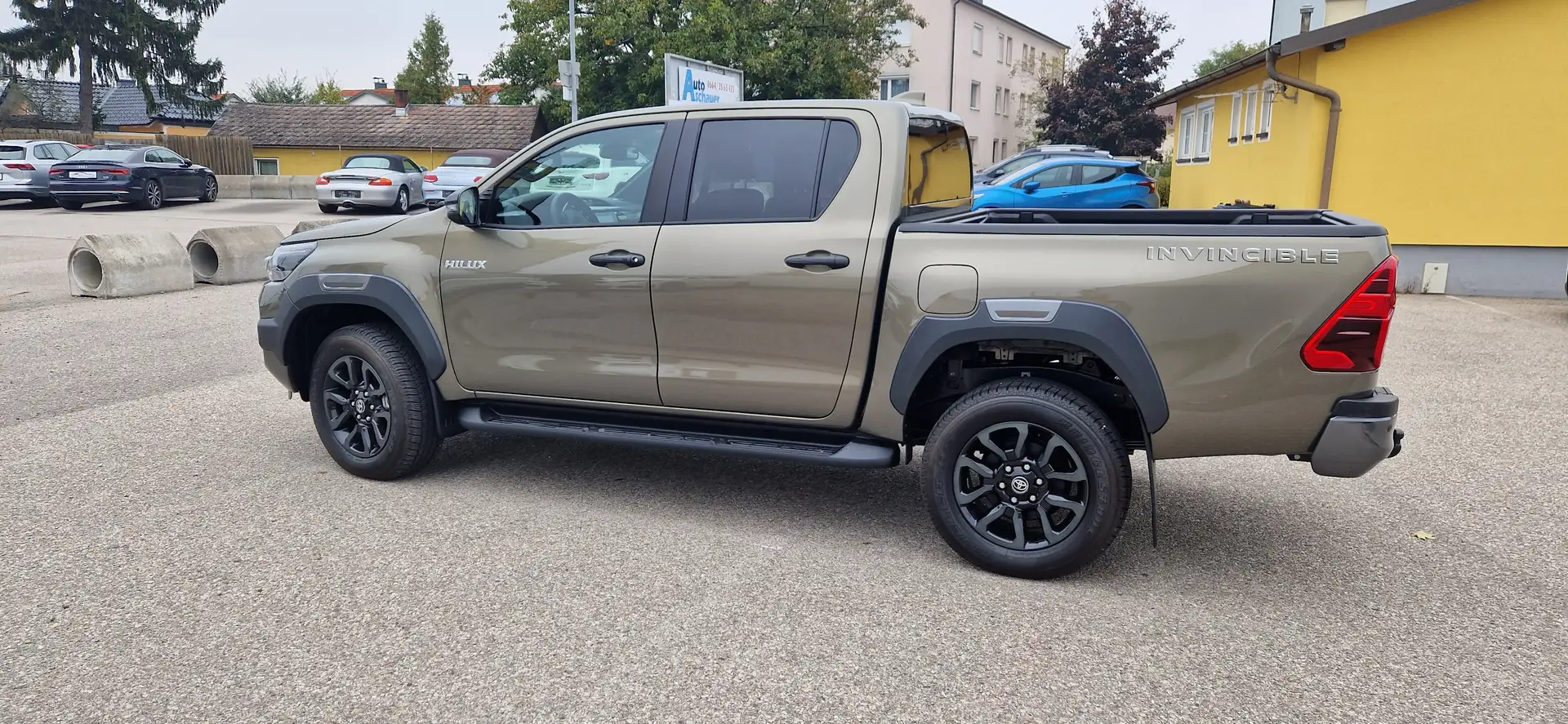 Toyota Hilux 4x4 Double Cab Autm. Invincible Vert - 1