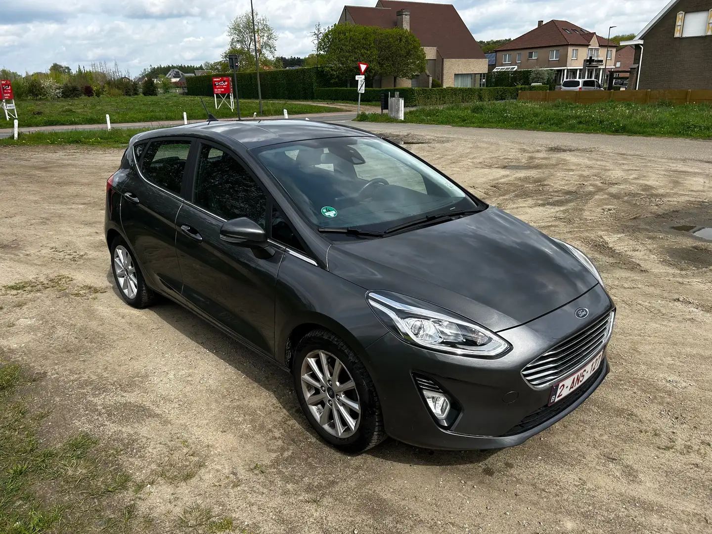 Ford Fiesta Fiesta 1.1 TITANIUM Grijs - 2