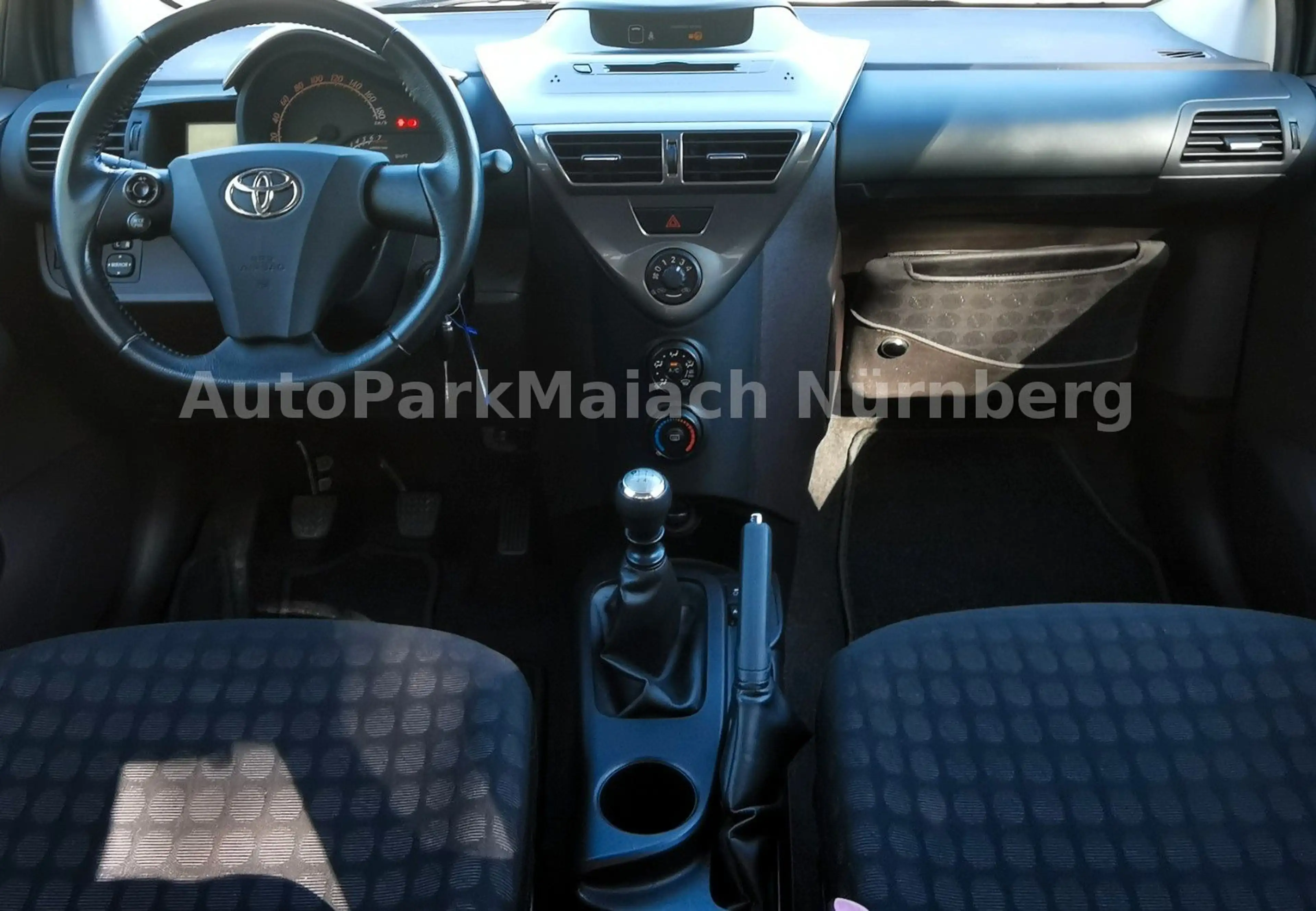 Toyota iQ iQ 4-Sitzer/Klima/Alu/2.Hd./Service/gepflegt — photo 13