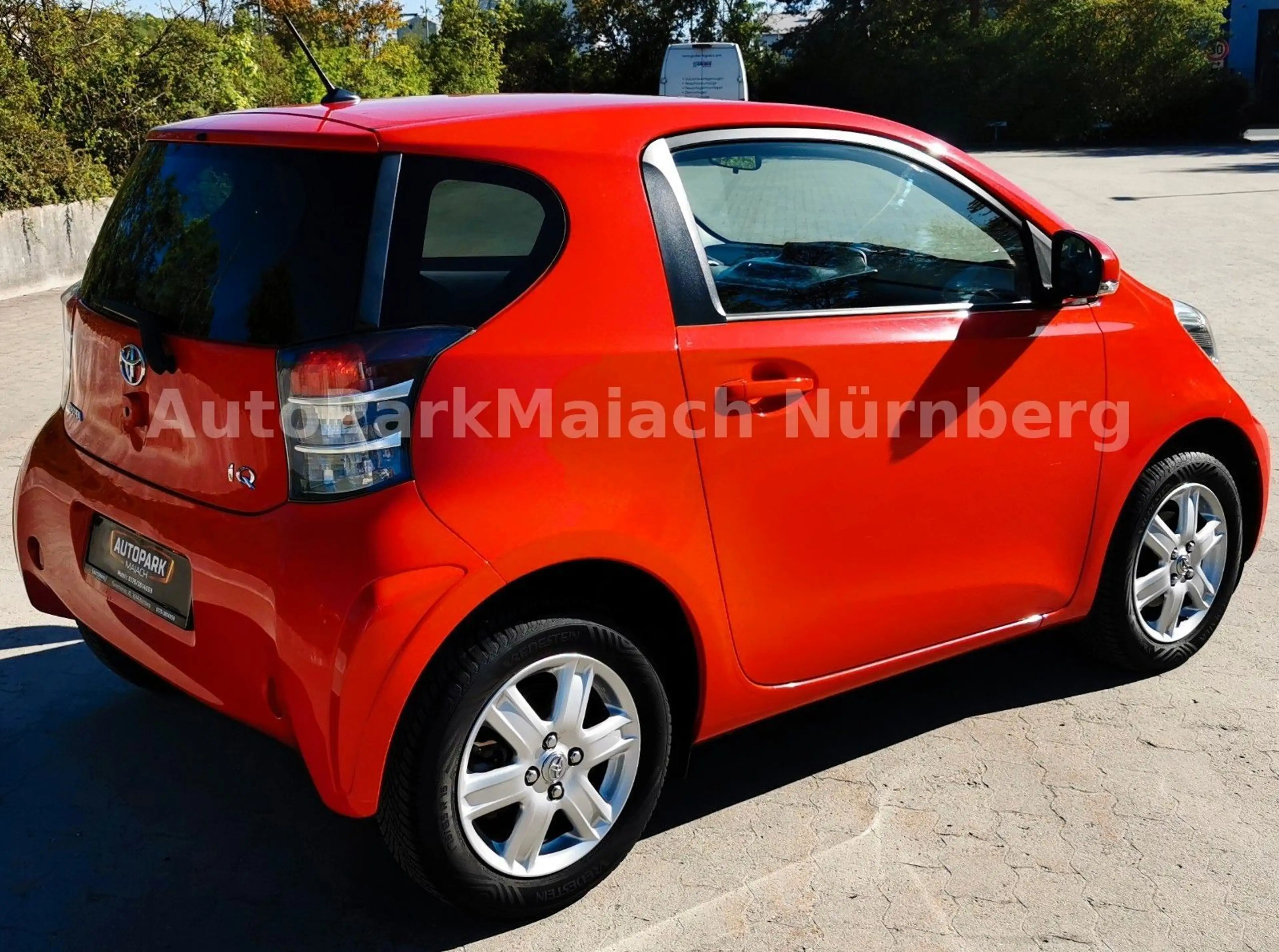 Toyota iQ iQ 4-Sitzer/Klima/Alu/2.Hd./Service/gepflegt — photo 4