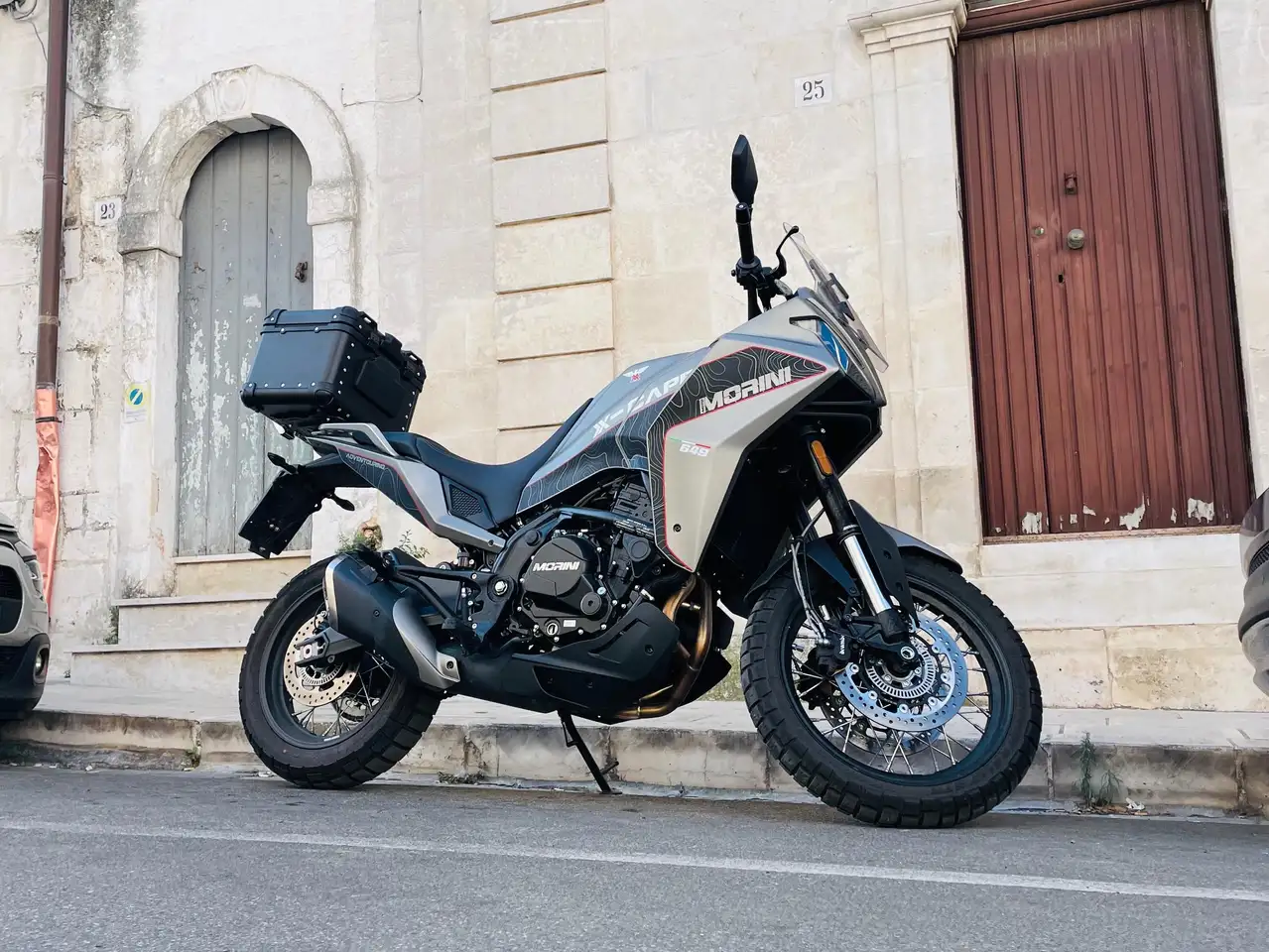 Moto Morini X-Cape