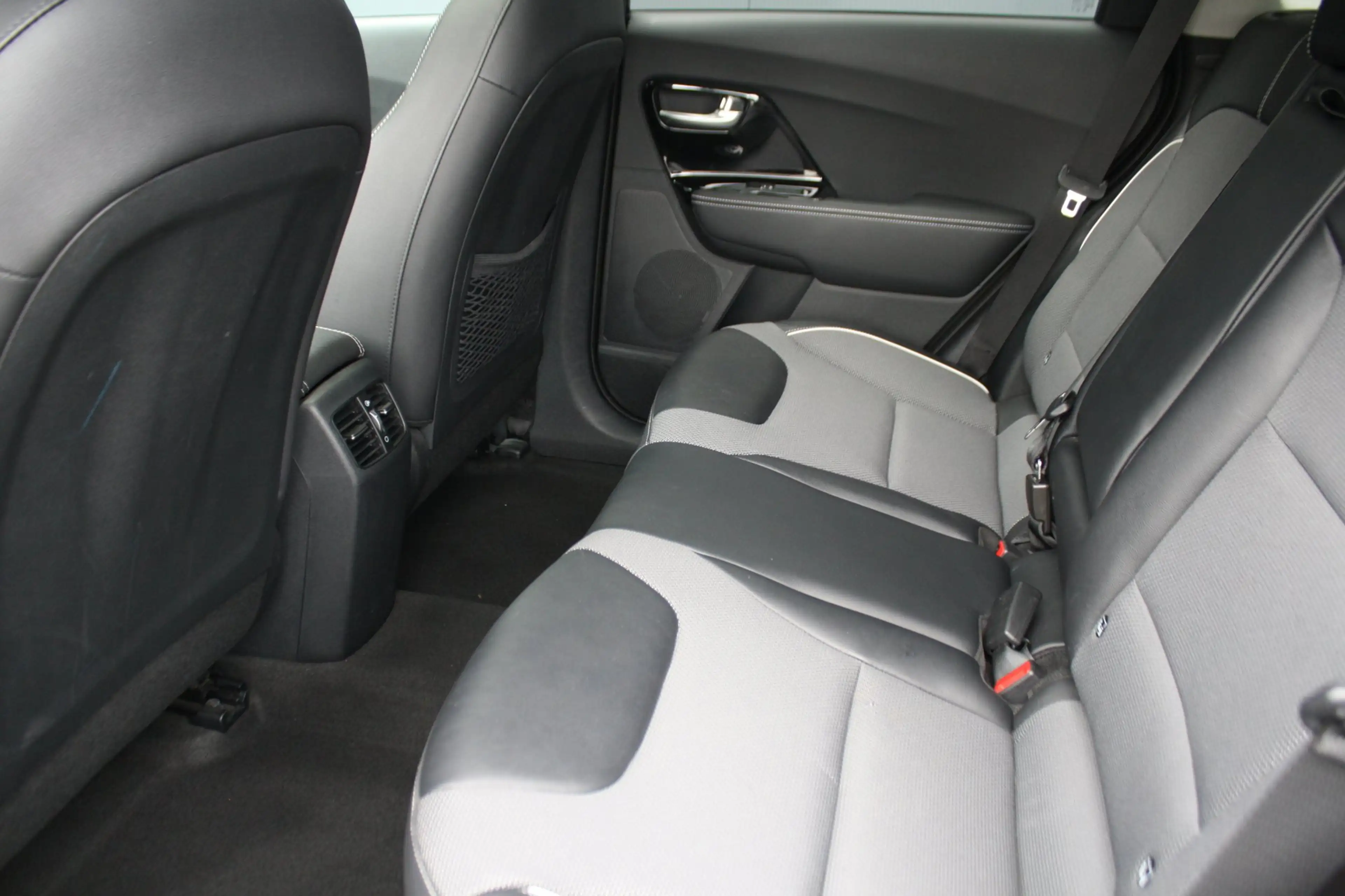 Kia e-Niro DynamicPlusLine 64 kWh -CAMERA - PDC - SCHUIFKANTE — photo 5