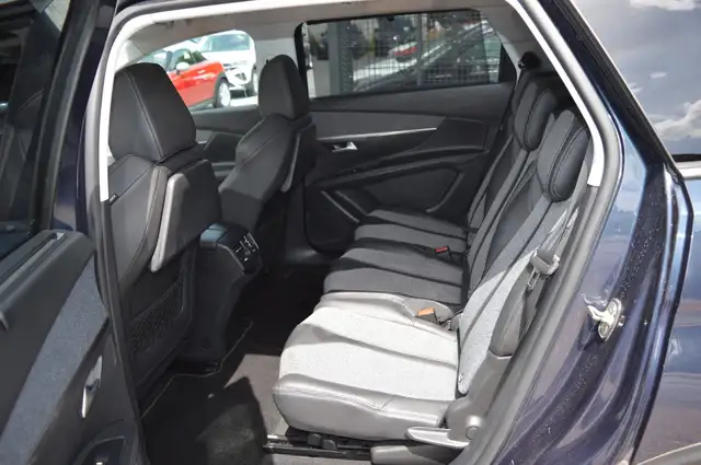 Peugeot 5008 view 10