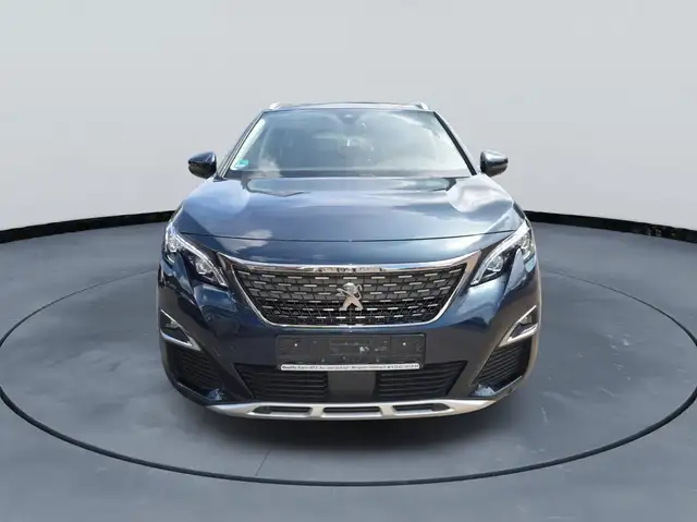 Peugeot 5008 view 2