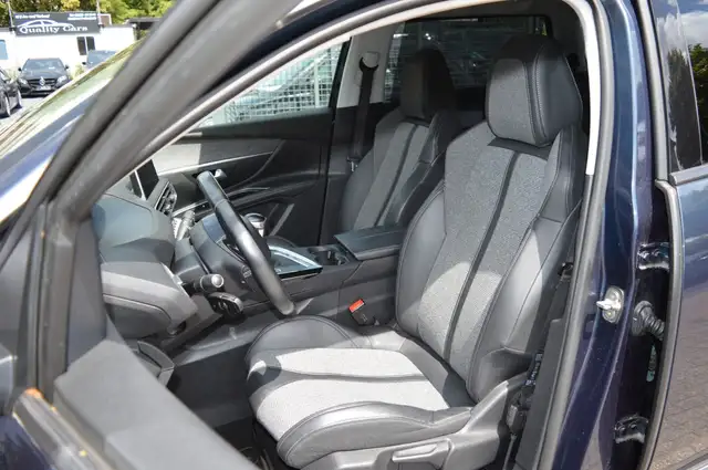 Peugeot 5008 view 8