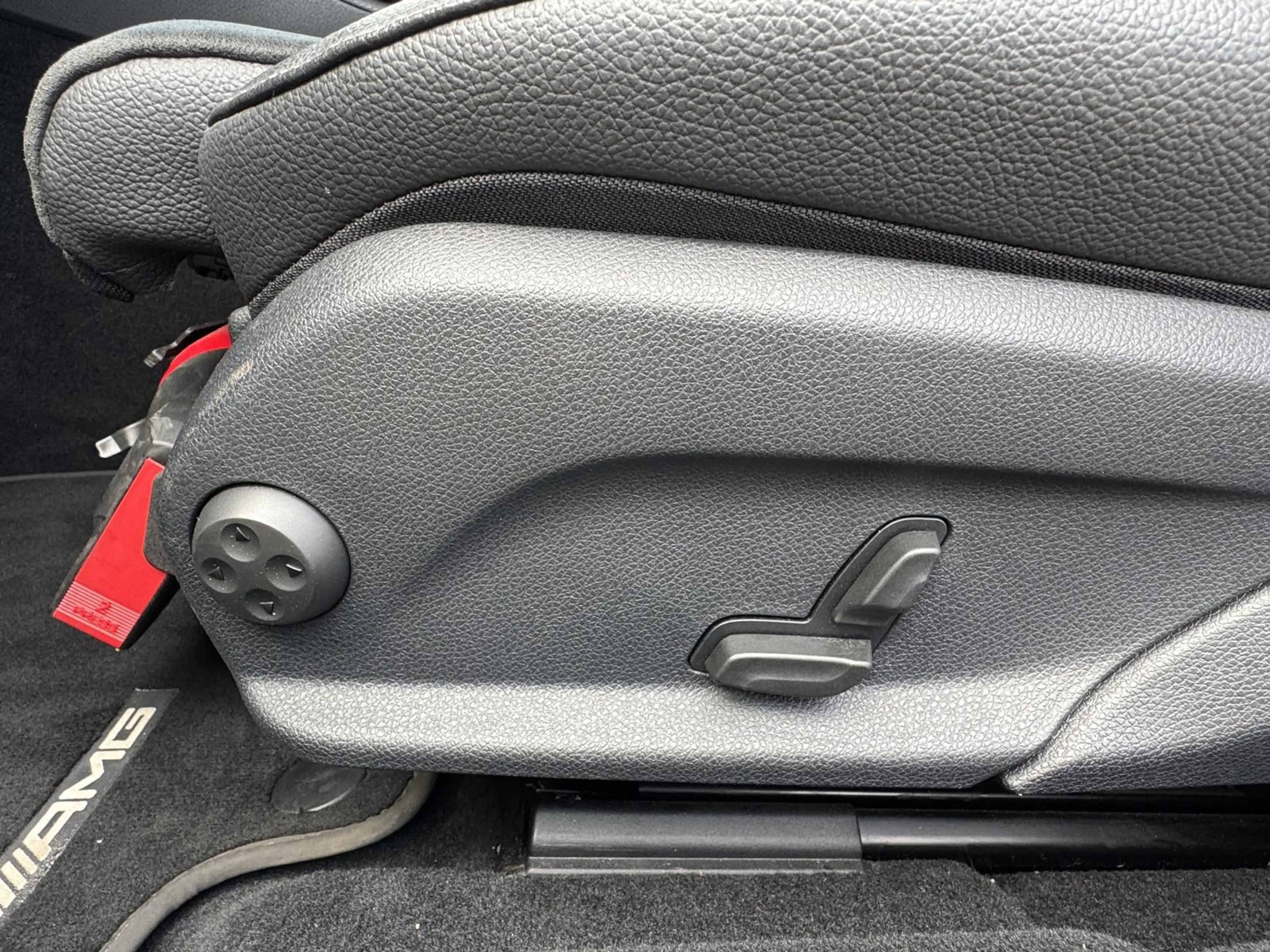 Mercedes-Benz E 400 E400d T 4Matic AMG Standhz Night Pano AHK — photo 13