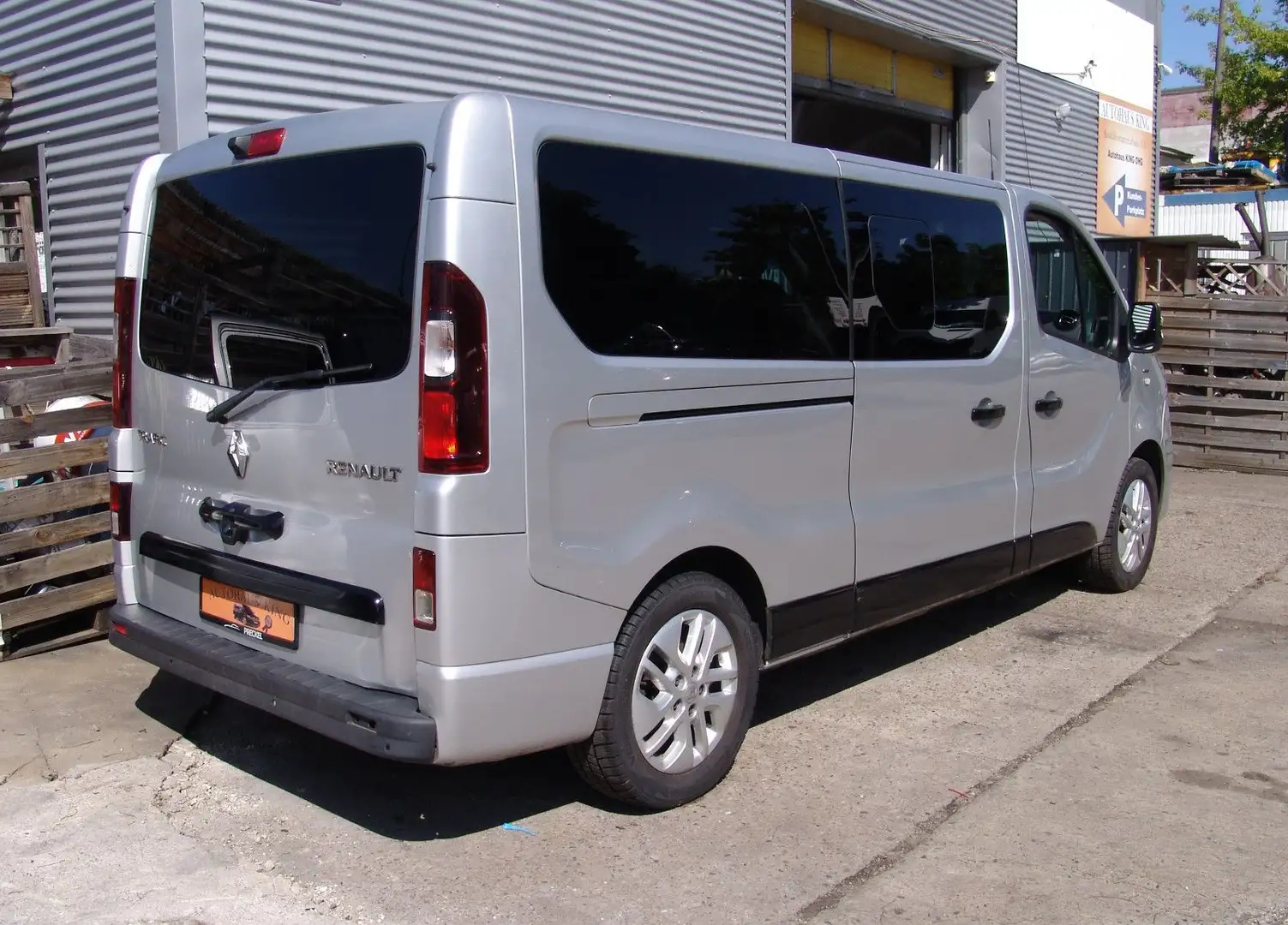 Renault Trafic Space Class L2-Autom/8Sit/Deluxe/NAVI Silber - 2