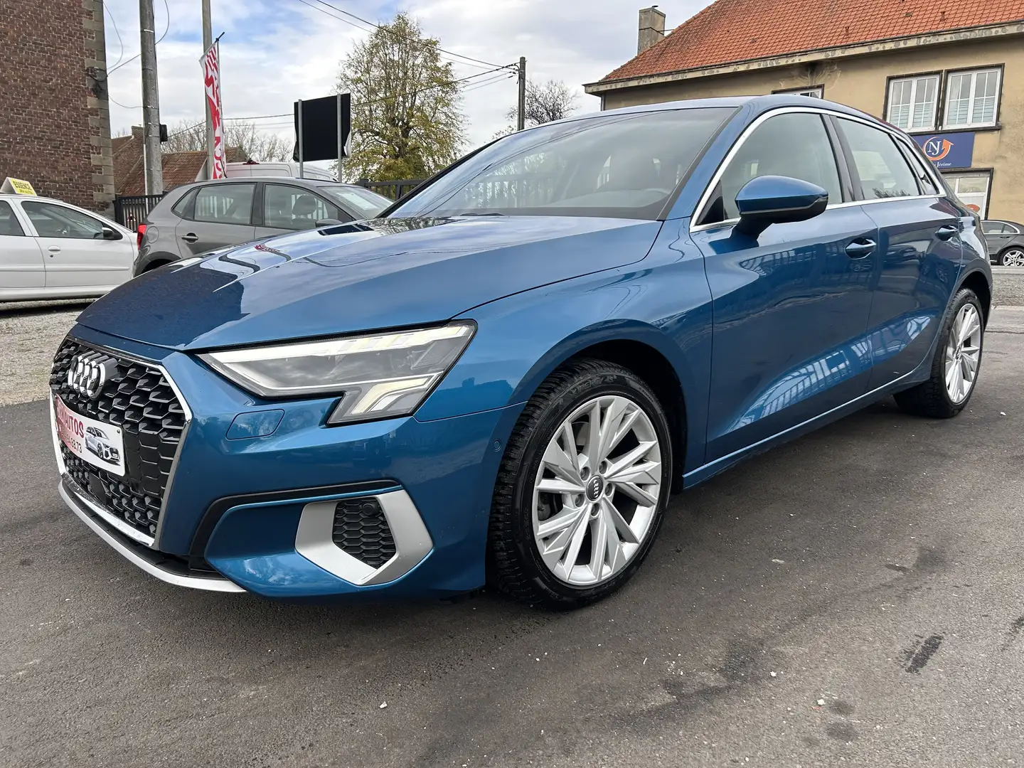 Audi A3 Sportback 30 TFSI S tronic Automatique Bleu - 1