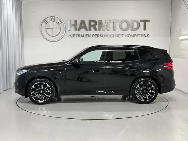 BMW X3 view 3