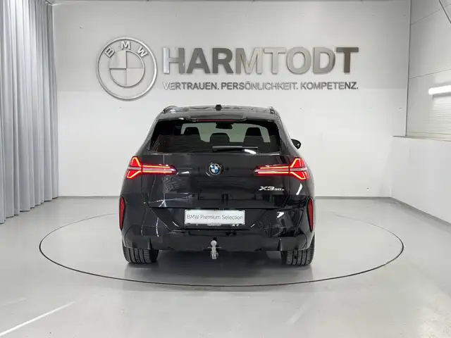 BMW X3 view 4