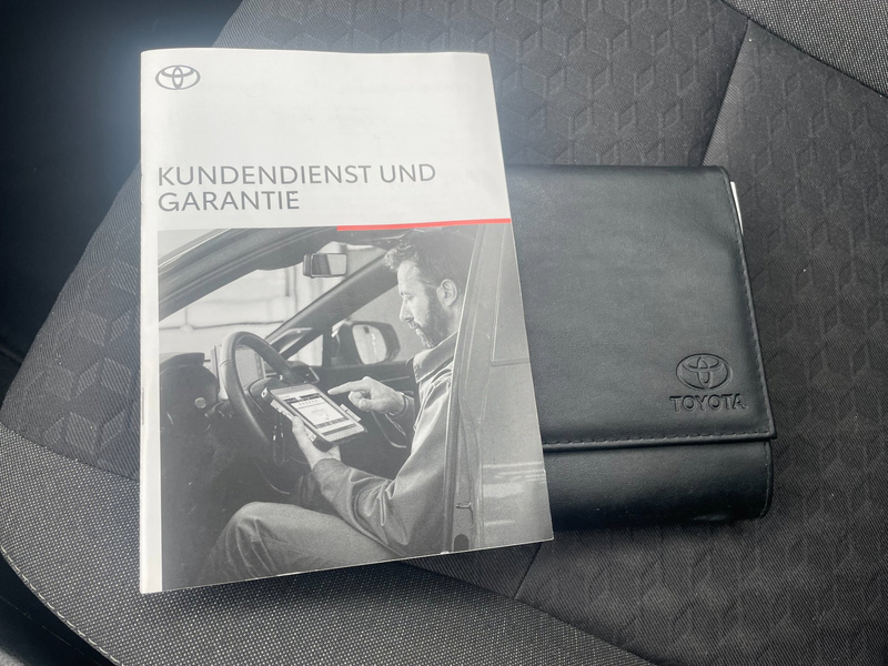 Toyota Yaris 1.5 Hybrid Dynamic — photo 14