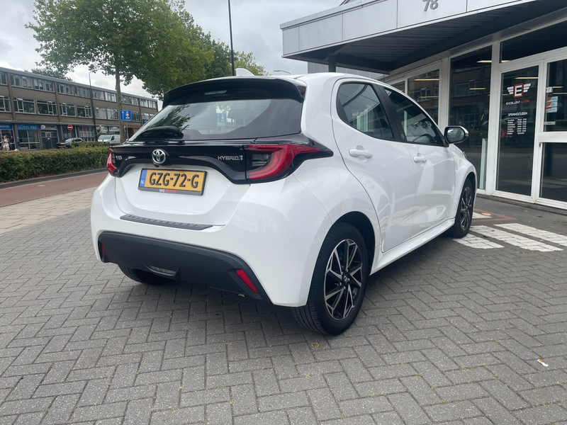 Toyota Yaris 1.5 Hybrid Dynamic — photo 5