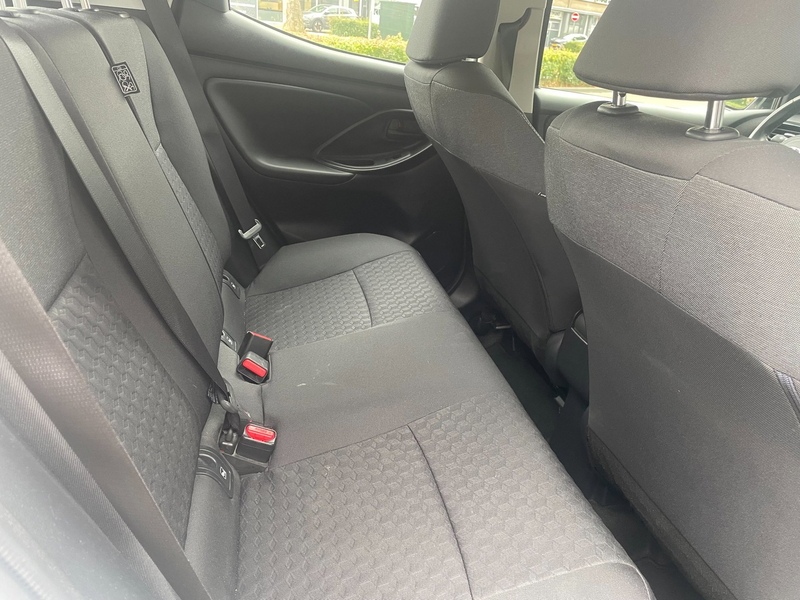Toyota Yaris 1.5 Hybrid Dynamic — photo 6