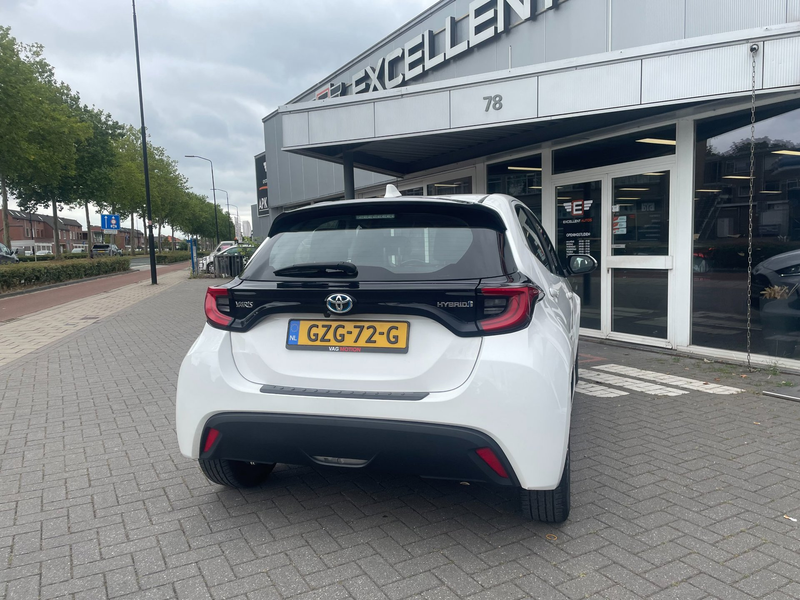 Toyota Yaris 1.5 Hybrid Dynamic — photo 4