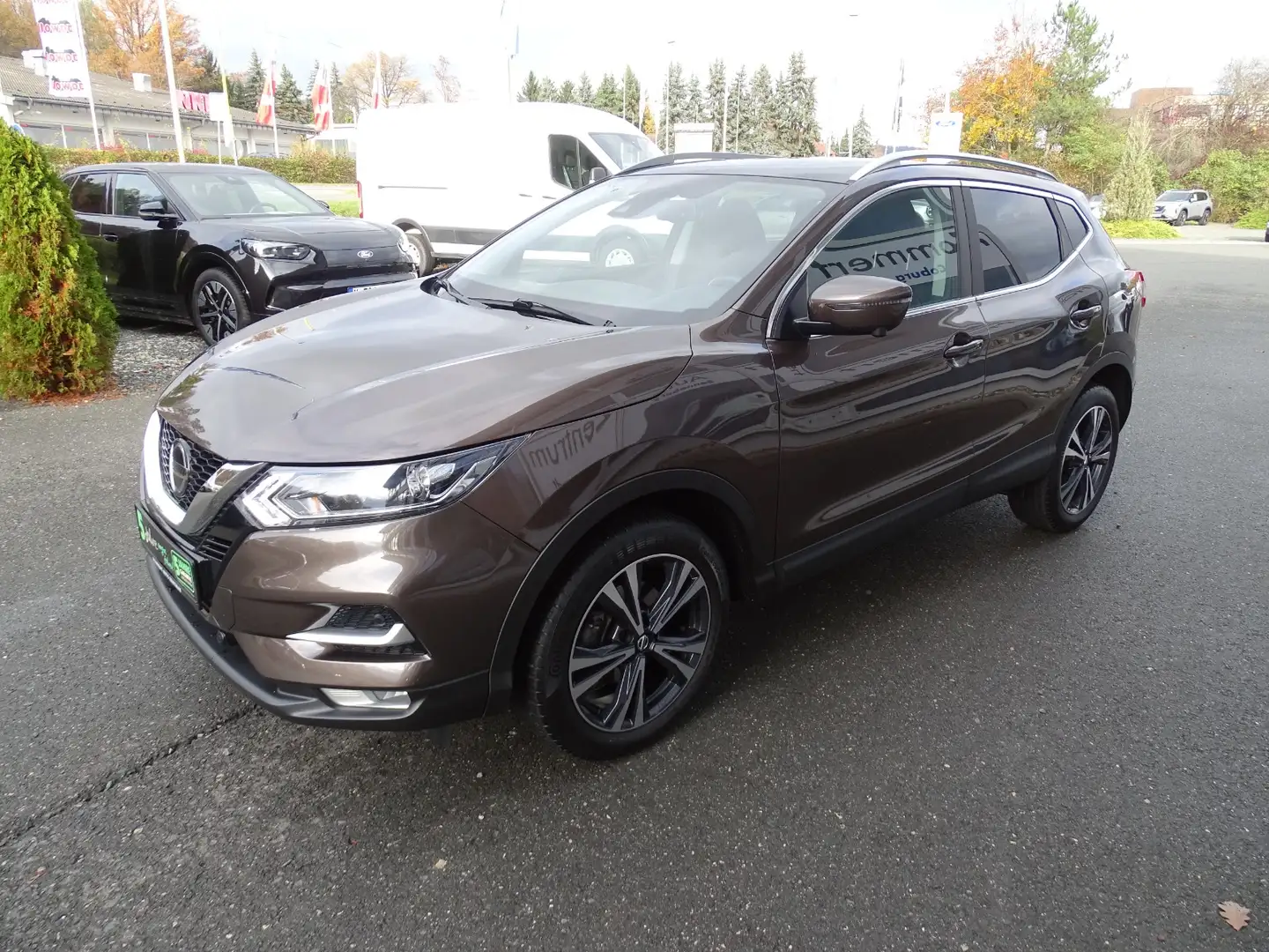 Nissan Qashqai 1.3 DIG-T Zama Navi+Pano+SD+SHZ+2xKlima Braun - 2