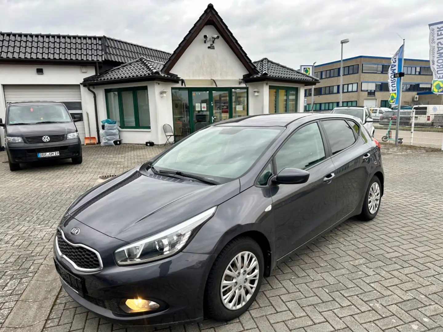 Kia Ceed / cee'd Ceed Edition KLIMA SERVO ZV ABS ESP - 1