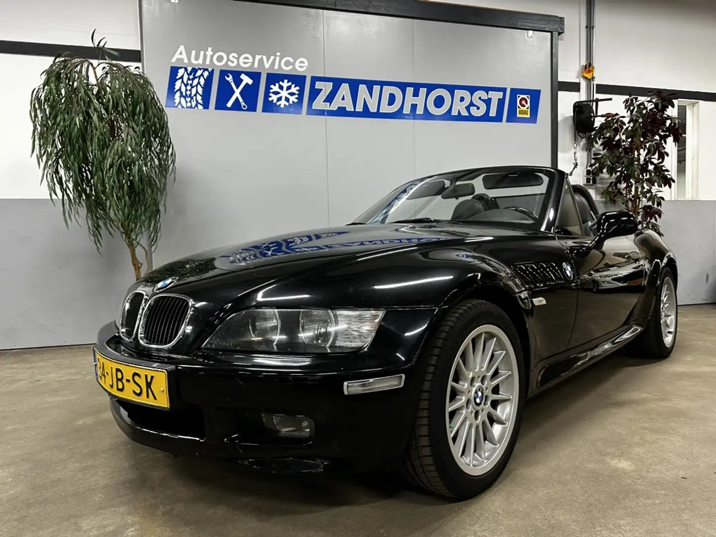BMW Z3 Roadster 1.9i Sport Line Zwart - 1