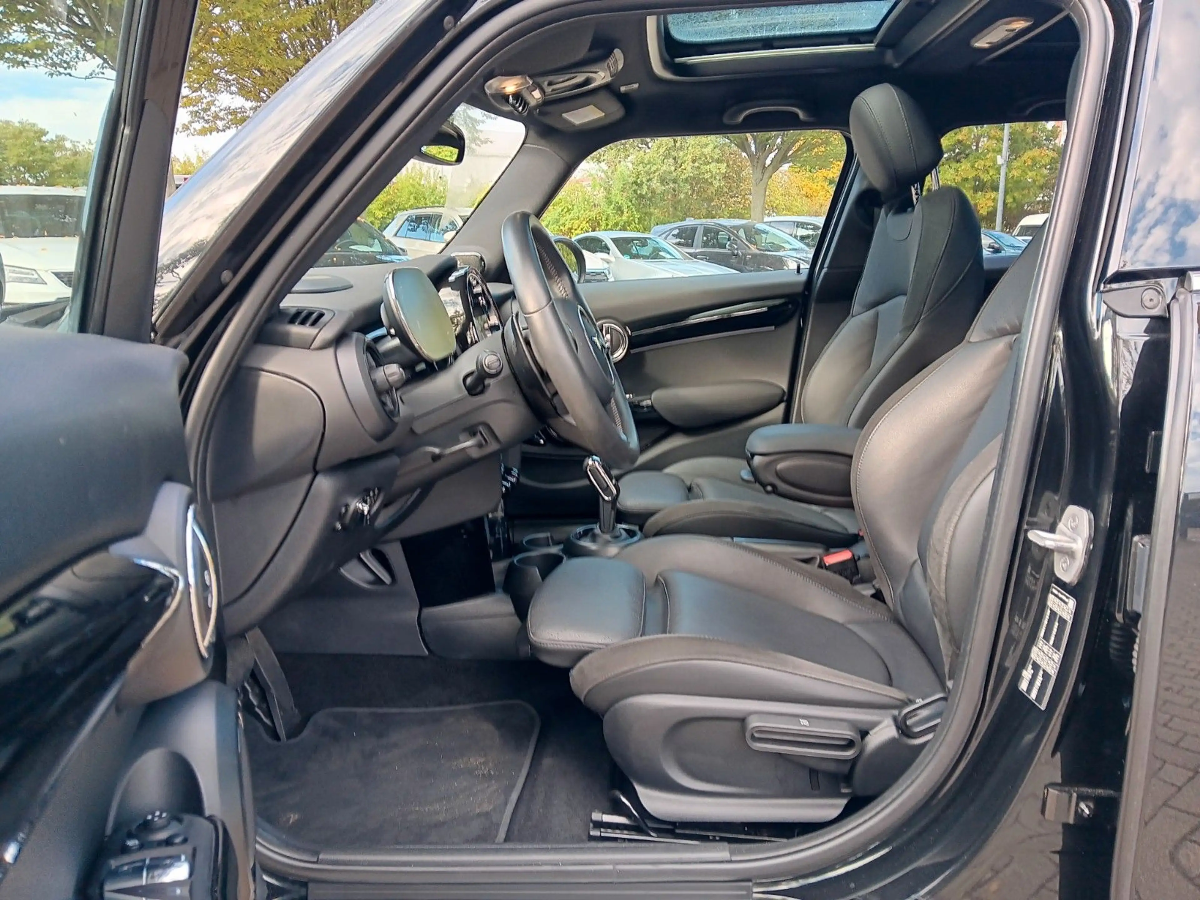 MINI Cooper S Mini 5-trg. Classic Trim Navi LED Klima — photo 10