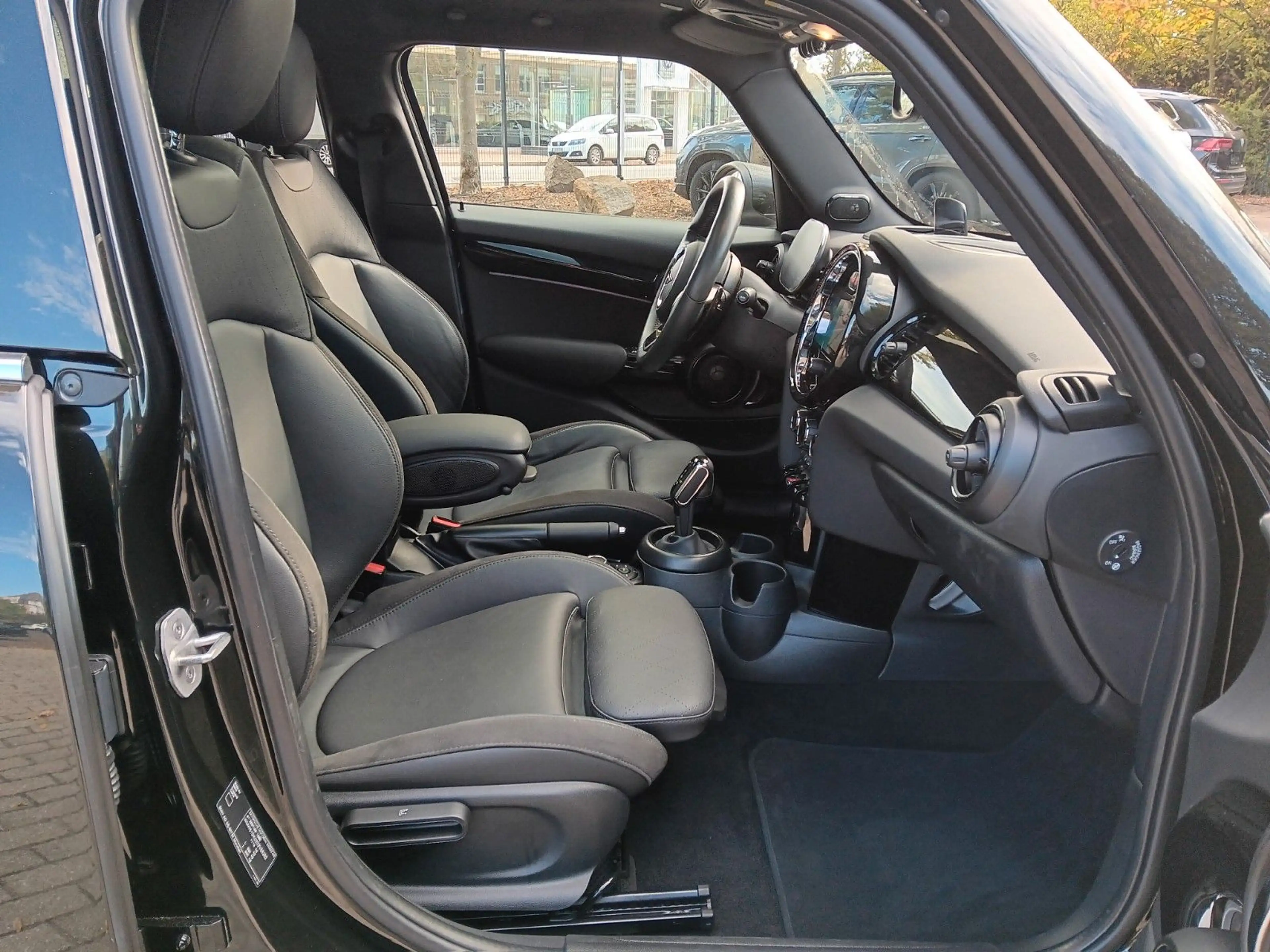 MINI Cooper S Mini 5-trg. Classic Trim Navi LED Klima — photo 6