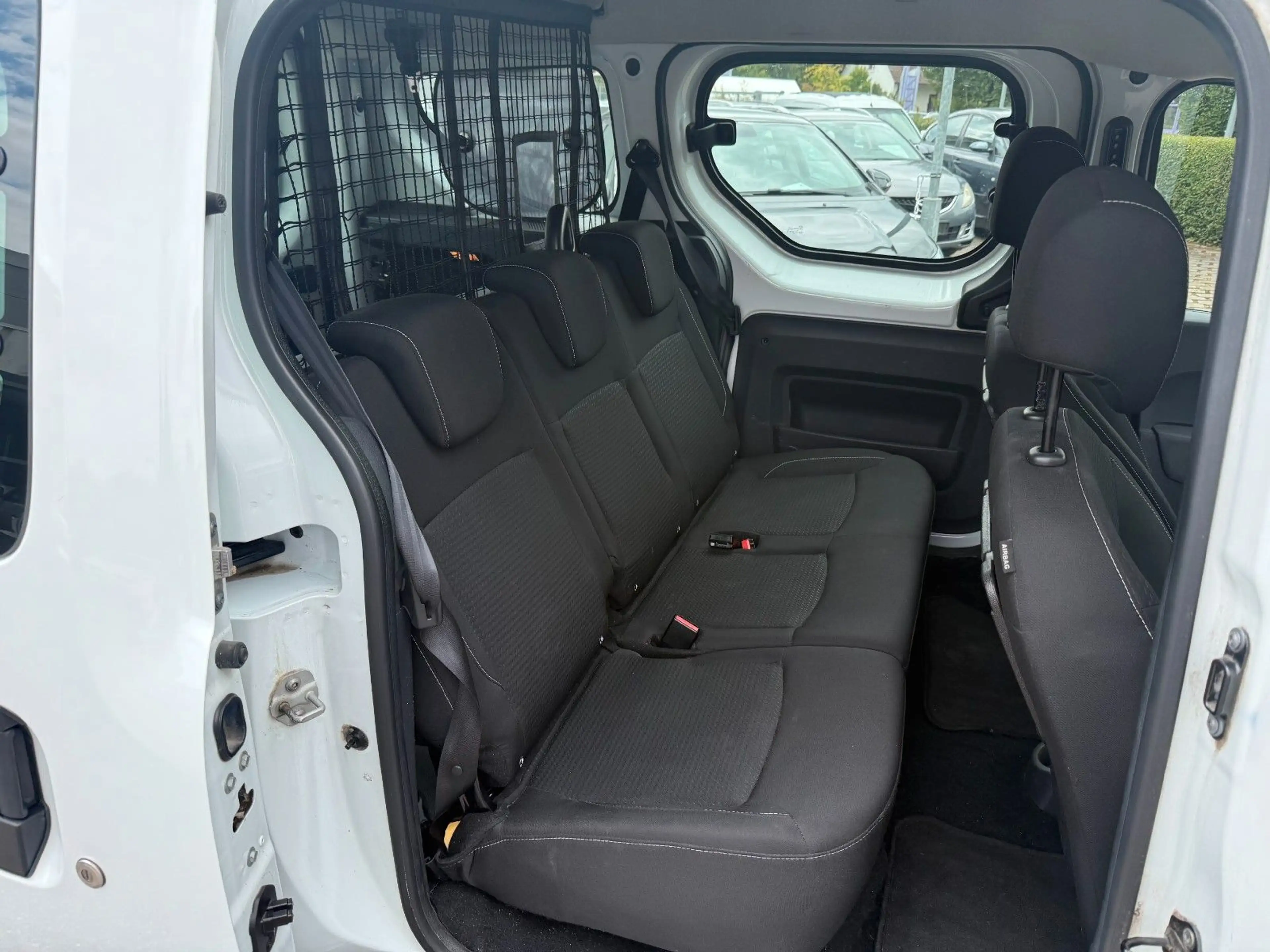 Dacia Dokker Comfort-1.5dCi-Klima-DPF Voll !!! — photo 12