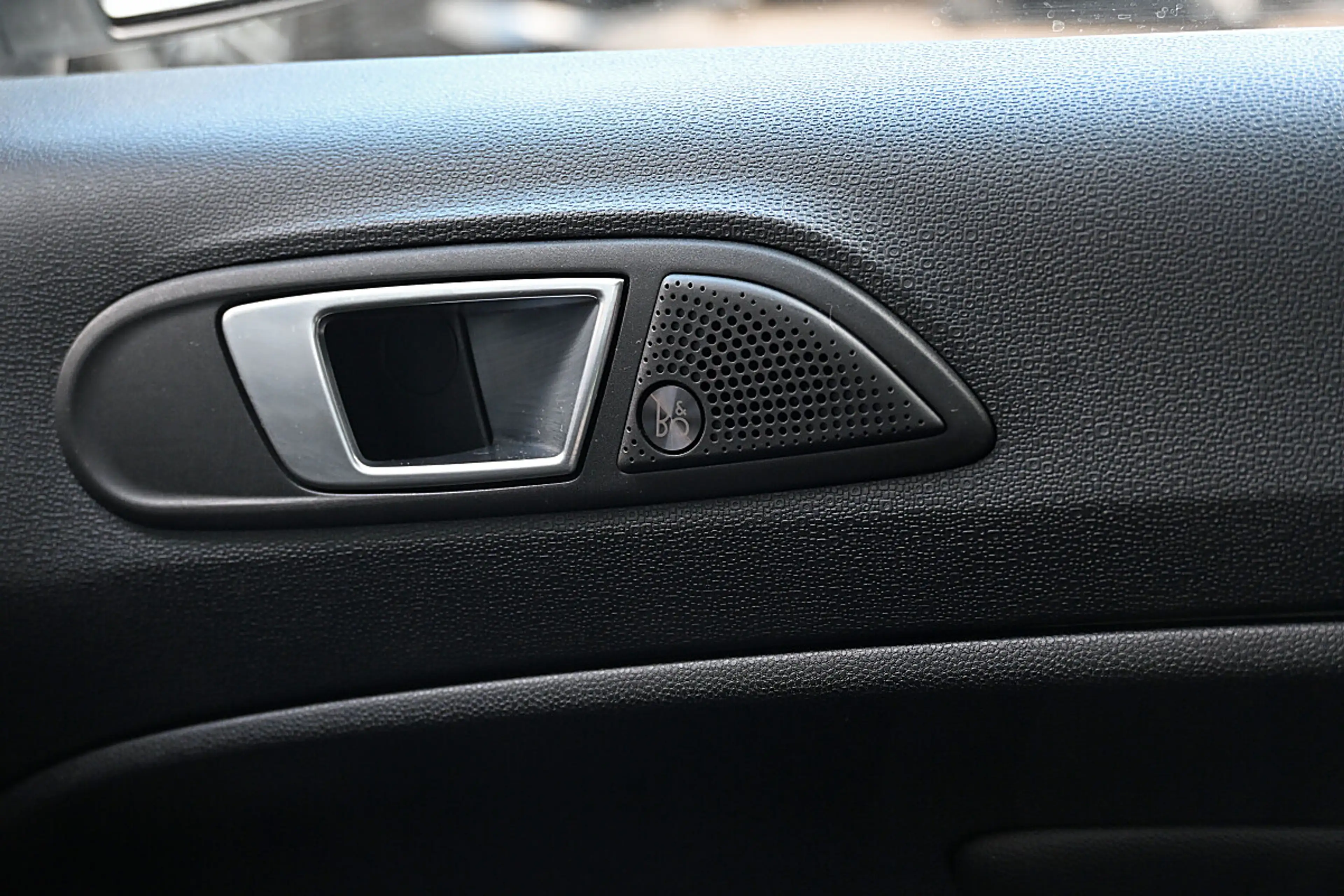 Ford EcoSport 1,0 EcoBoost Titanium Aut. Navi, Xenon, Panoram... — photo 15