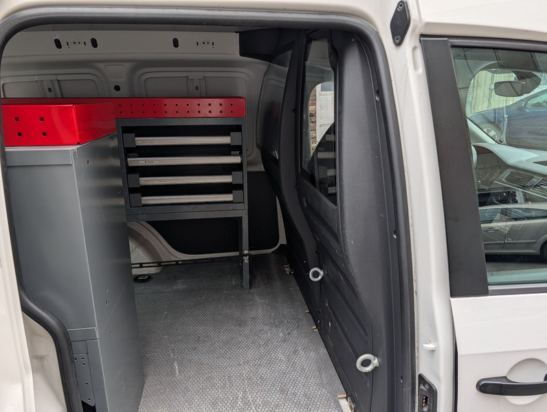 Volkswagen Caddy 2.0 TDi BMT*Automatik*AHK Regale — photo 13