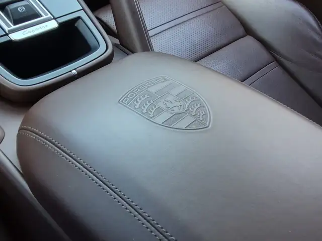 Porsche Cayenne E-Hybrid*HEAD UP*360 KAMERA*PANO*S CHRONO*BOSE* Ansicht 29