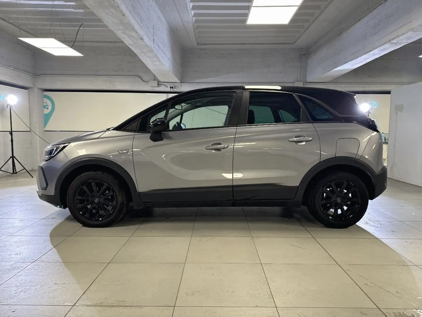 Opel Crossland 1.2 83cv Blitz Edition MT5 Gris - 2