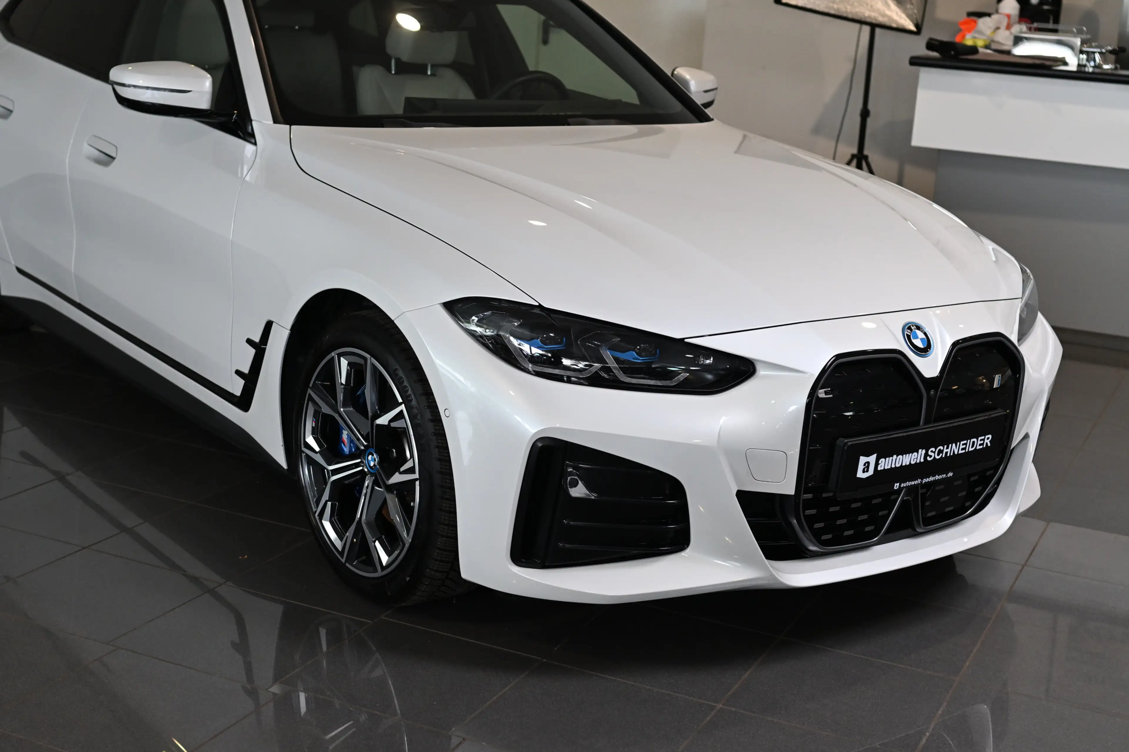 BMW i4 40 eDrive M Sport Pro Leder ACC GSD Laser H&K — photo 7
