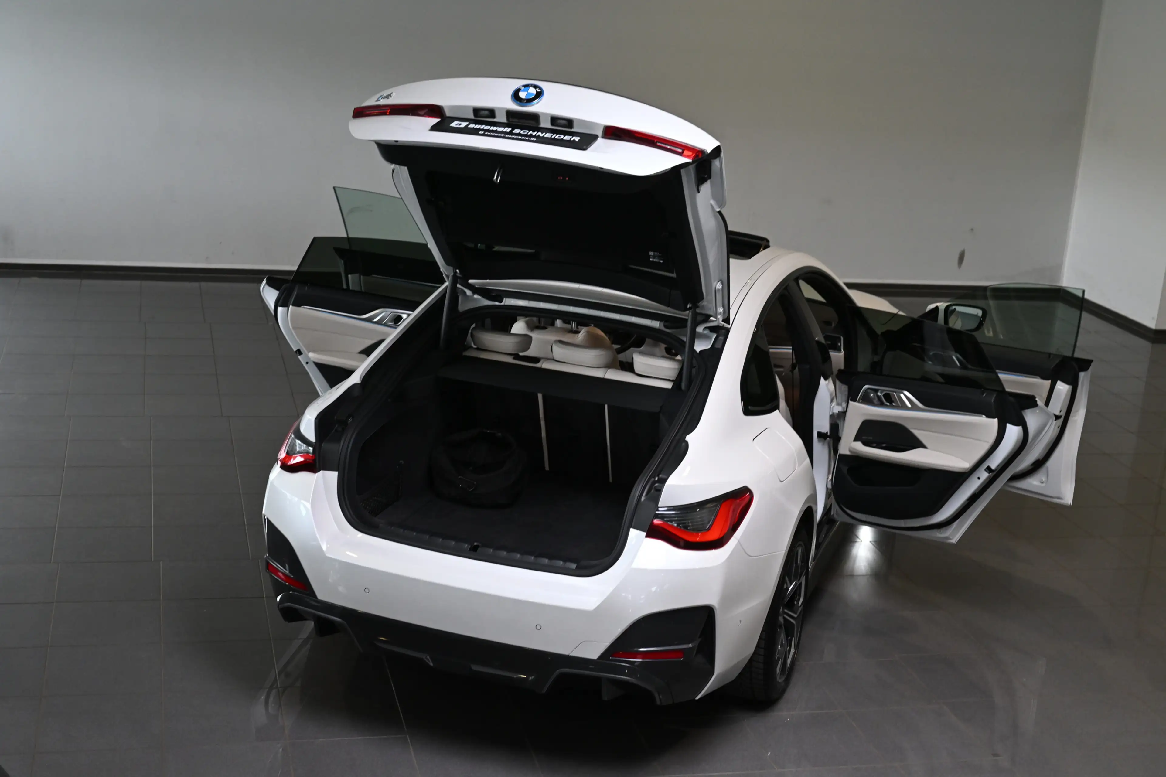 BMW i4 40 eDrive M Sport Pro Leder ACC GSD Laser H&K — photo 6
