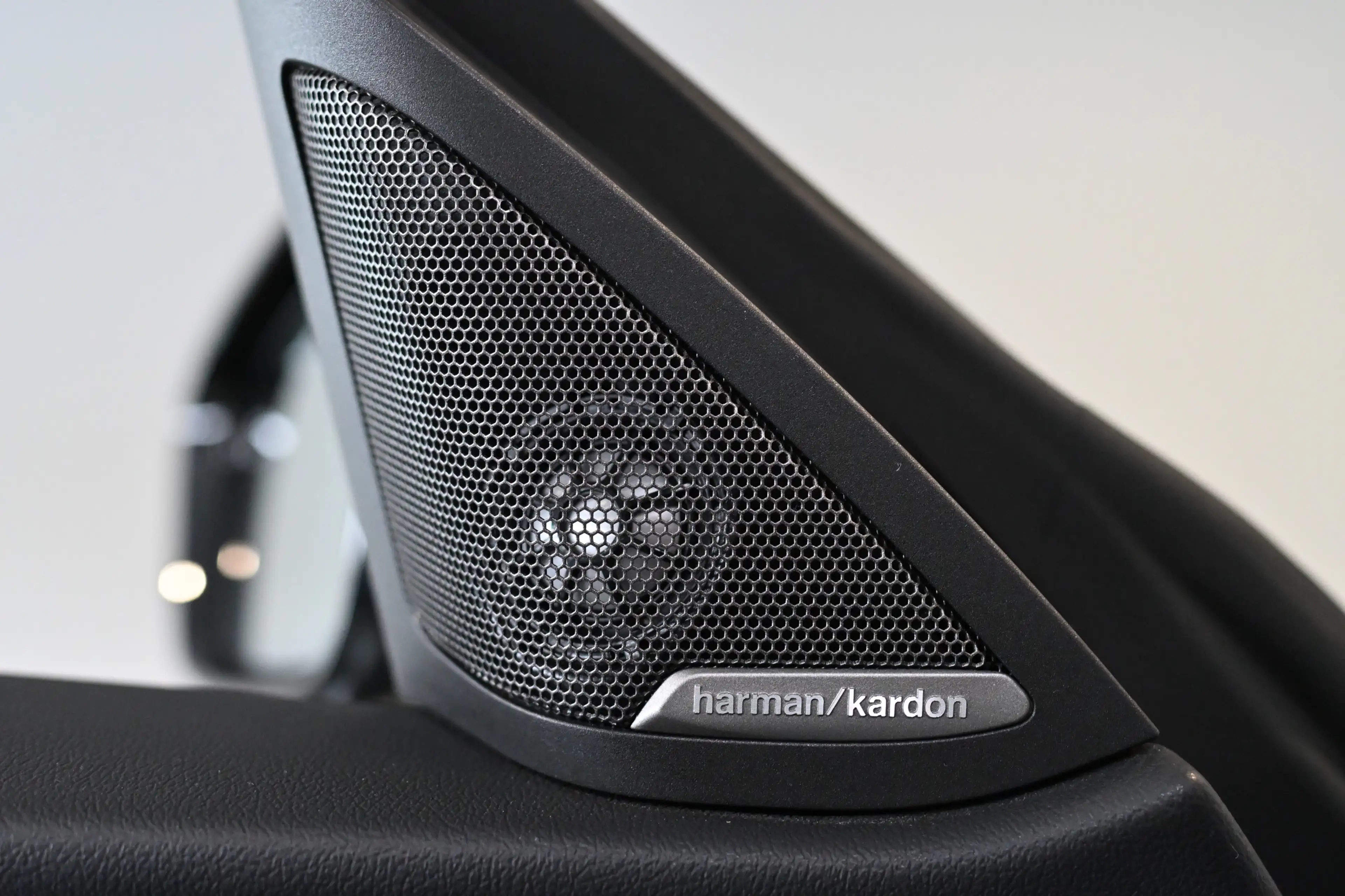 BMW i4 40 eDrive M Sport Pro Leder ACC GSD Laser H&K — photo 14