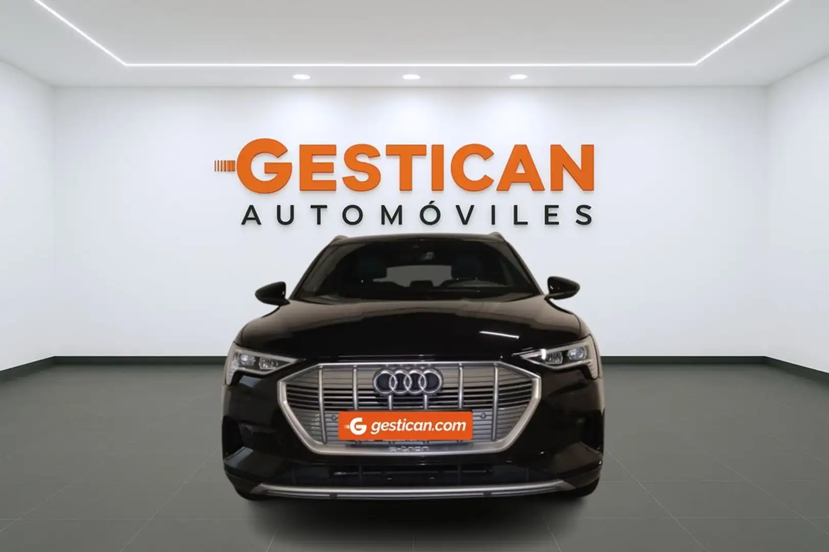 Audi e-tron Advanced 55 quattro Zwart - 2