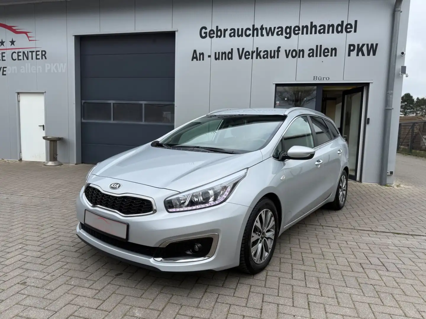 Kia Ceed SW / cee'd SW Dream team*LED*NAVI*SHZ*RFK Silber - 1