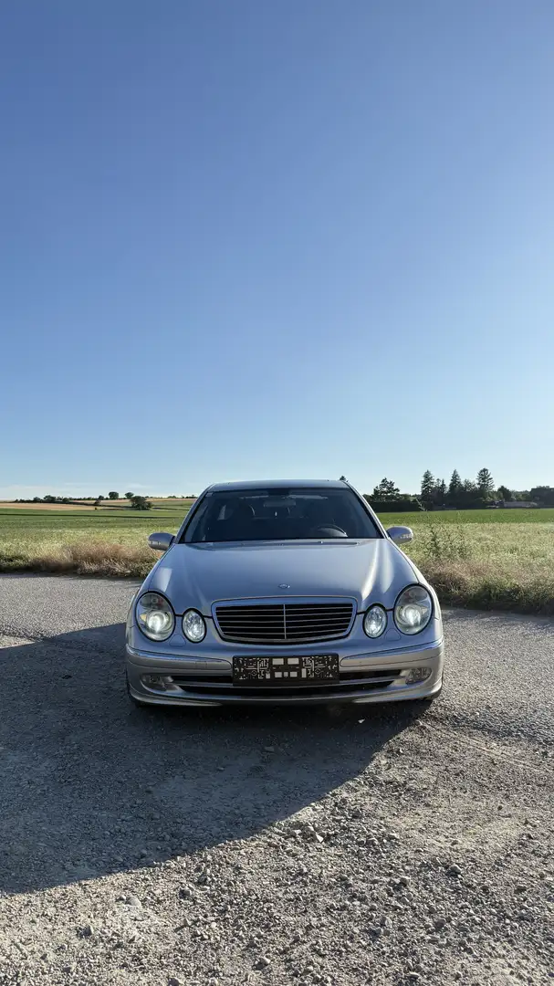 Mercedes-Benz E 400 CDI V8 Argintiu - 2