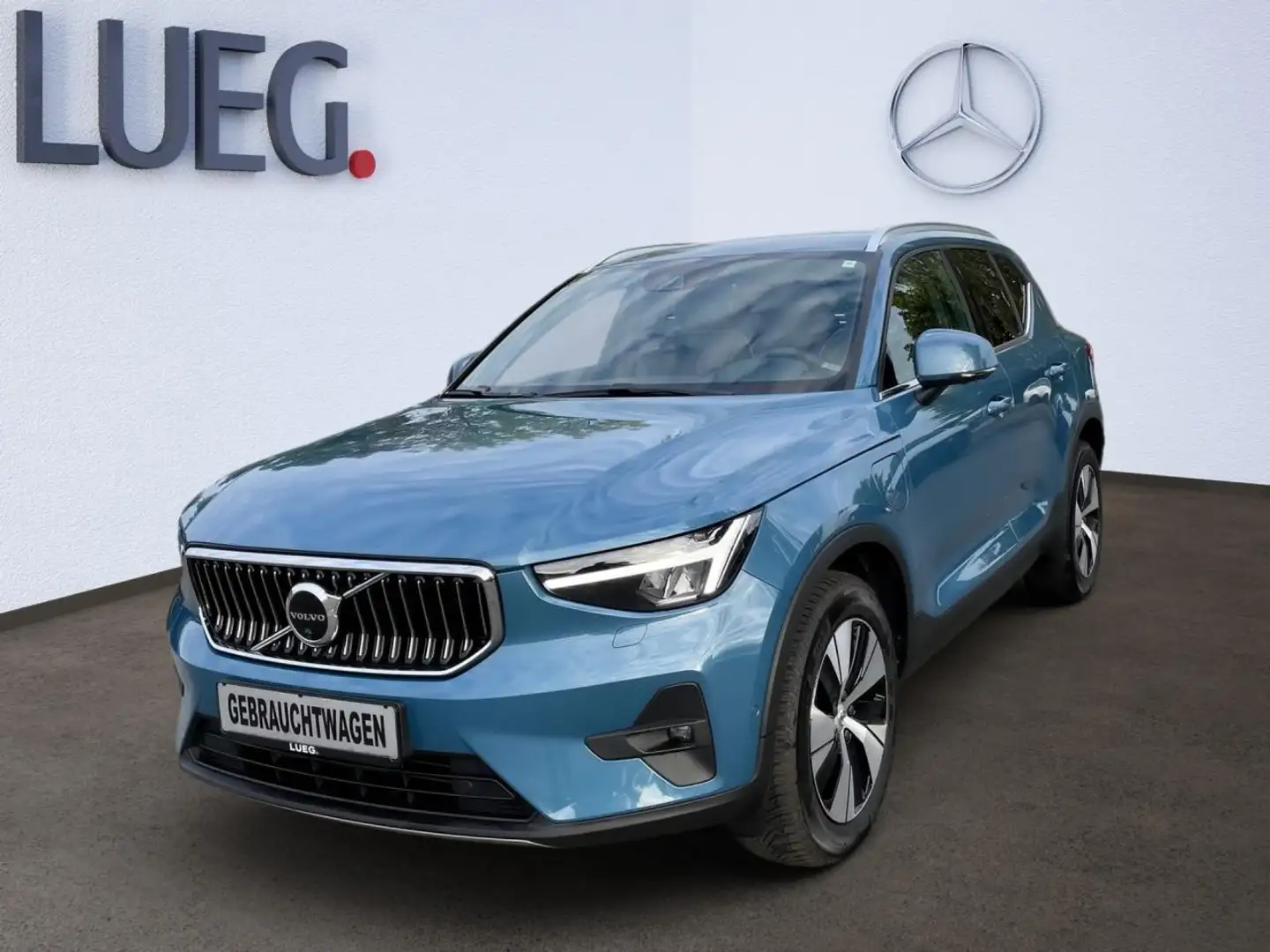 Volvo XC40 XC 40 T4 2WD Plus Bright Plug-In NAVI+LED+KAMERA Blau - 1
